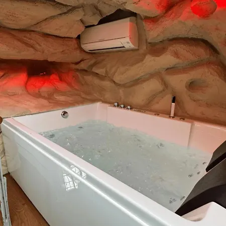 Farm stay Podere Raffanna Ecologic House Massa e Cozzile